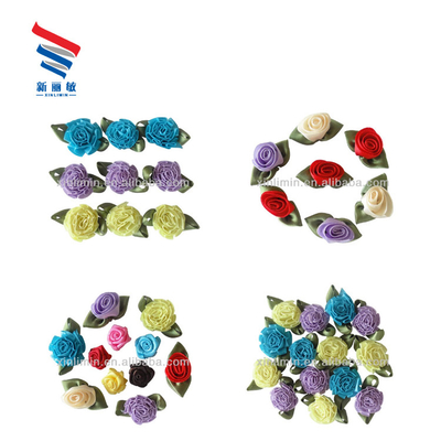 Un seul visage style de ruban satiné coloré roses fleur arc Décoration de mariage durable
