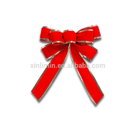 L'emballage de cadeaux de Noël avec ruban à cordes en PP