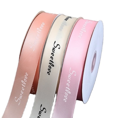 Ruban satiné en polyester de 3 mm à 100 mm aux couleurs vives pour le style et le tissu à face unique