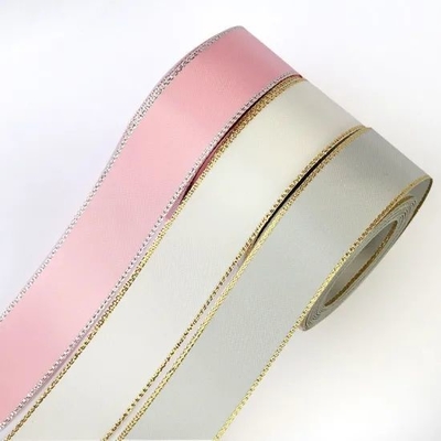 Ruban satiné en polyester de 3 mm à 100 mm aux couleurs vives pour le style et le tissu à face unique