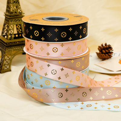 Boîte à taches de couleur solide Emballage cadeau Fiore ruban de mariage avec tissu satiné