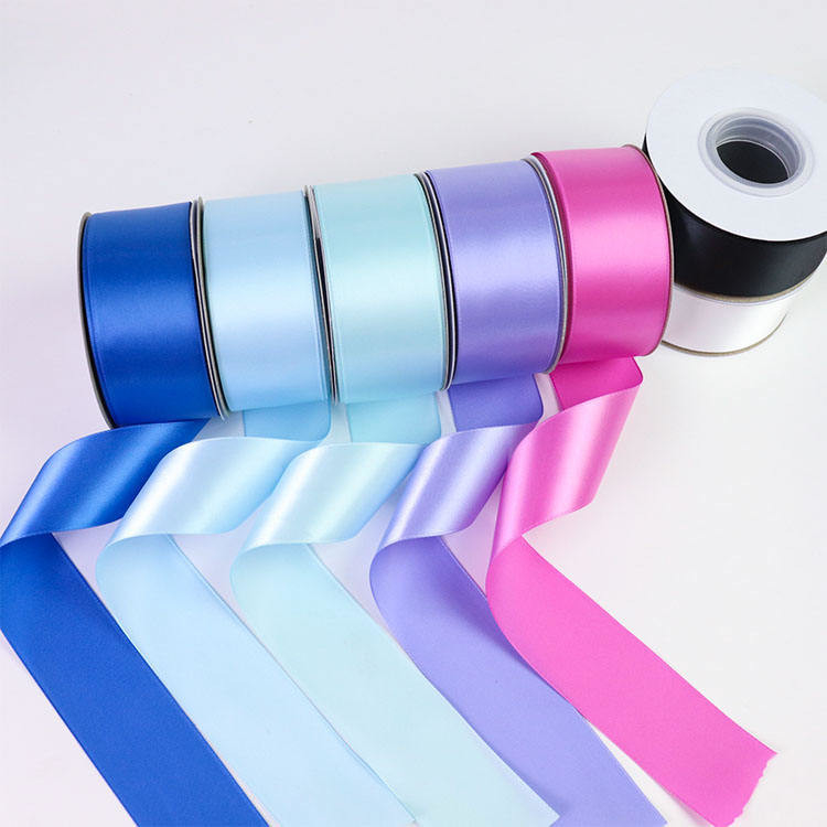 100% polyester ruban satiné à face unique en 196 couleurs personnalisées 38mm 50mm 100 yards/roll