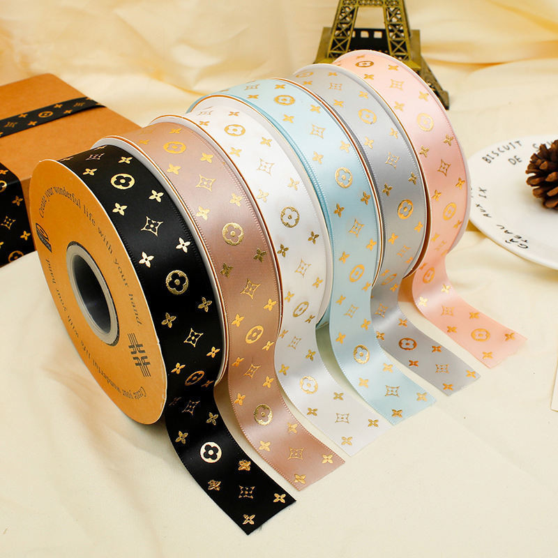Boîte à taches de couleur solide Emballage cadeau Fiore ruban de mariage avec tissu satiné
